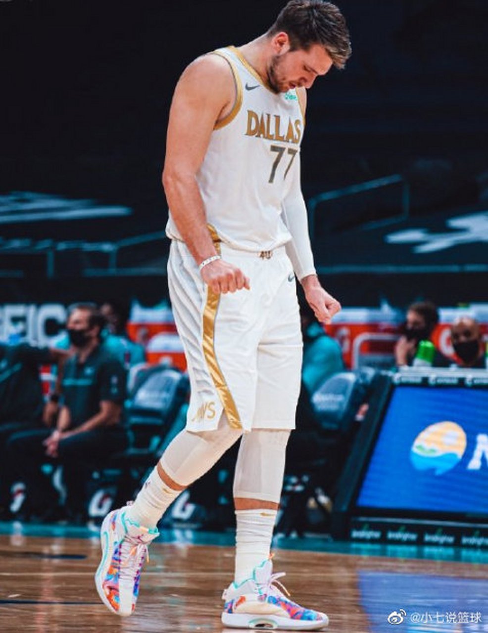 那不勒斯发布备战花絮，赛后官宣签约，NBA季后赛任务艰巨，赛程密集仍需轮换的简单介绍-官方网站